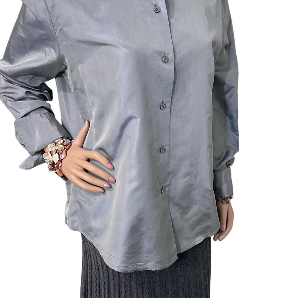 Ellen Tracy Sleek Silver Top 100% Silk w/ French Cuffs.☑️ - Picture 11 of 11